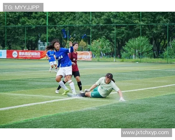 重庆足球队在锦标赛中的战术解析与表现评估